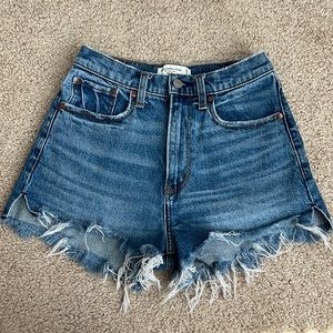Abercrombie Curve Love Mom short